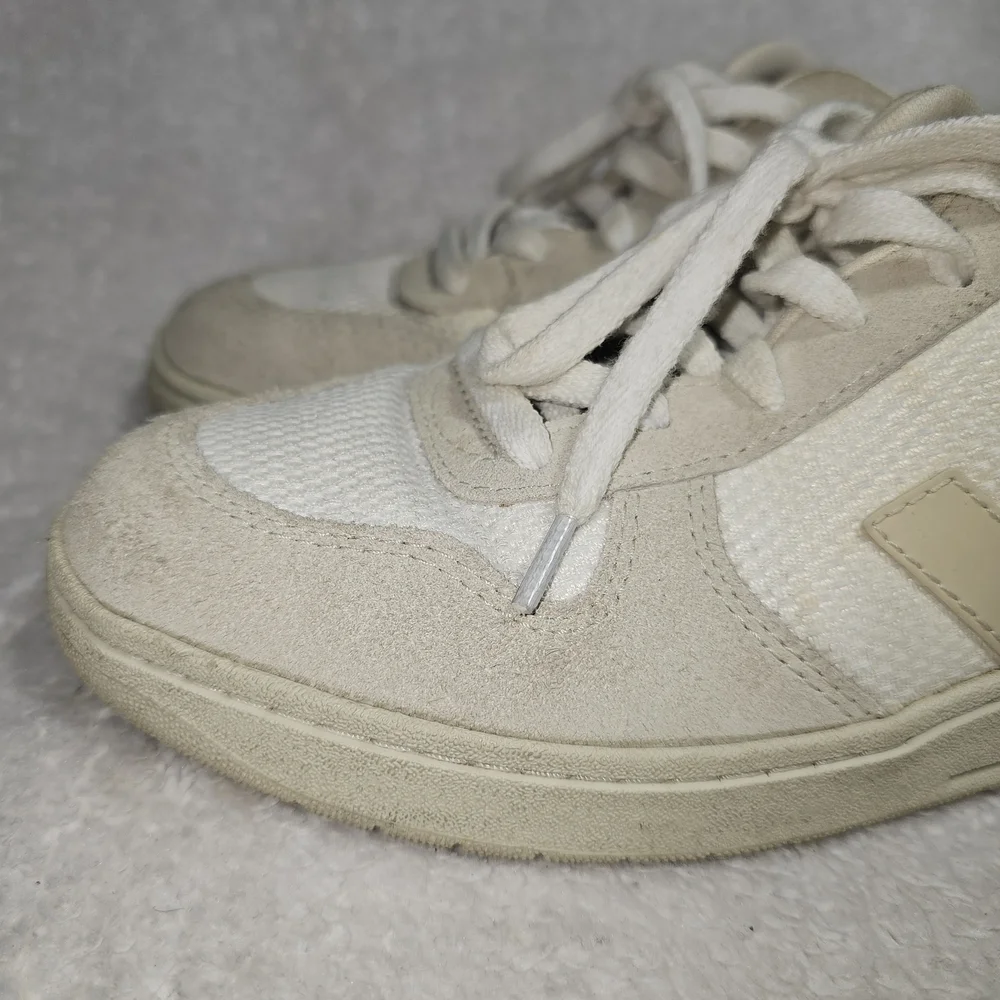 Veja V10 B-Mesh Women's Sneakers in White Natural Pierre Size 8